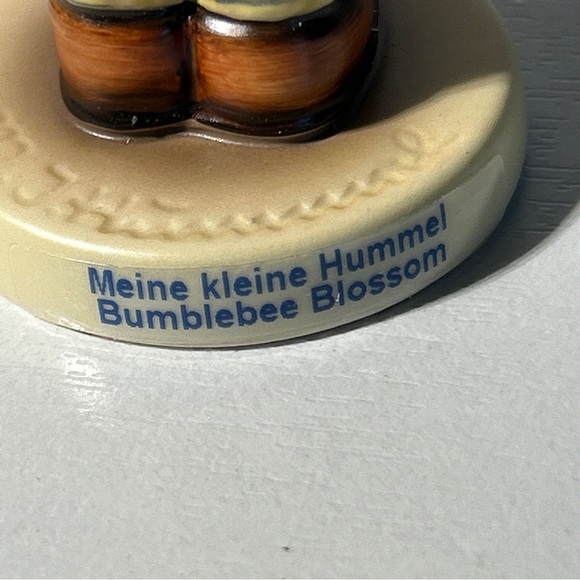 Goebel Hummel Bumblebee Blossom #2068/A 3.25’ First Issue from 1999 Garmany - Picture 4 of 11